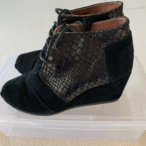 Booties, good condition